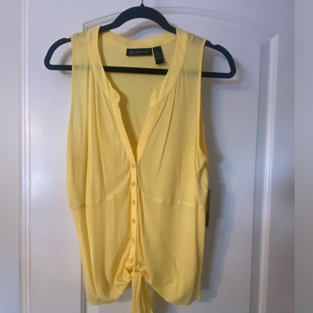 Ladies sleeveless Inc top